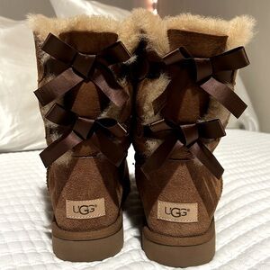 *LIKE NEW* UGG BOOTS